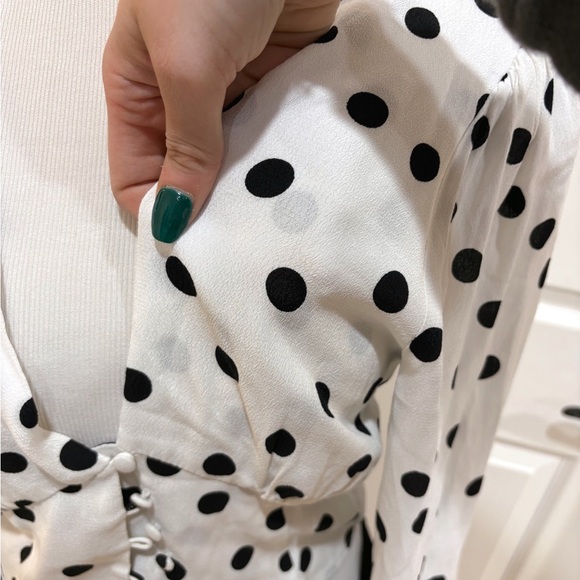 AGGI By HALEWSKI Alicia Bit Of White Blouse Size 2 - Picture 6 of 9